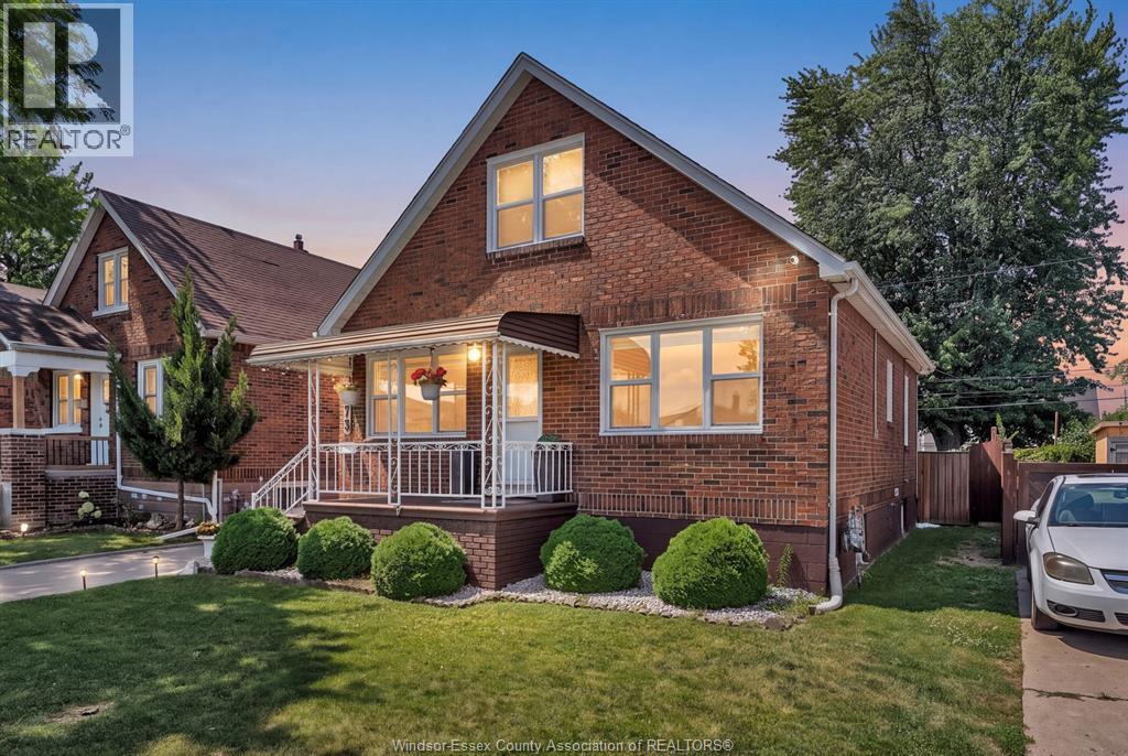 1873 Alexis ROAD, Windsor