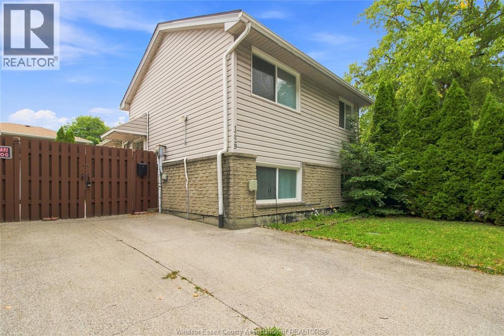 1229 ARNCLIFFE PLACE, Windsor
