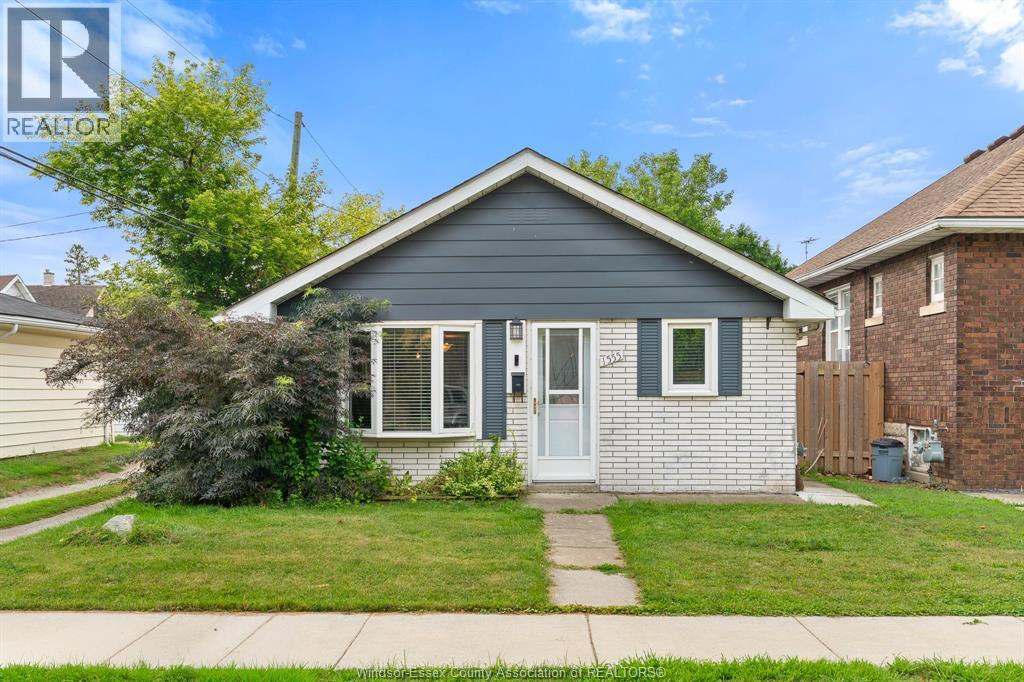 1555 ADANAC AVENUE, Windsor