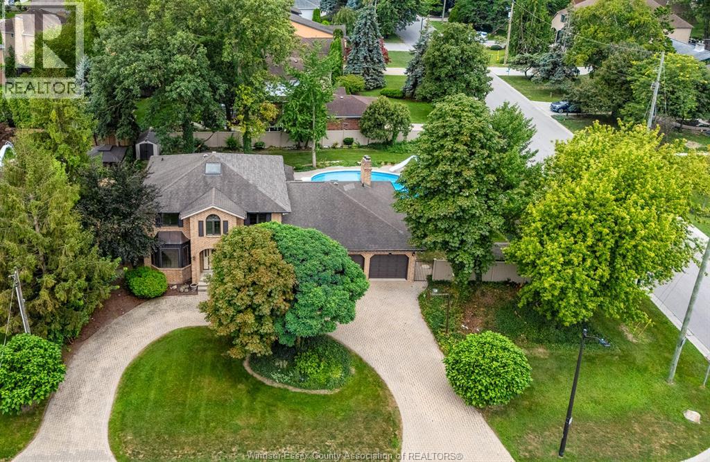267 ELMGROVE DRIVE, Lakeshore