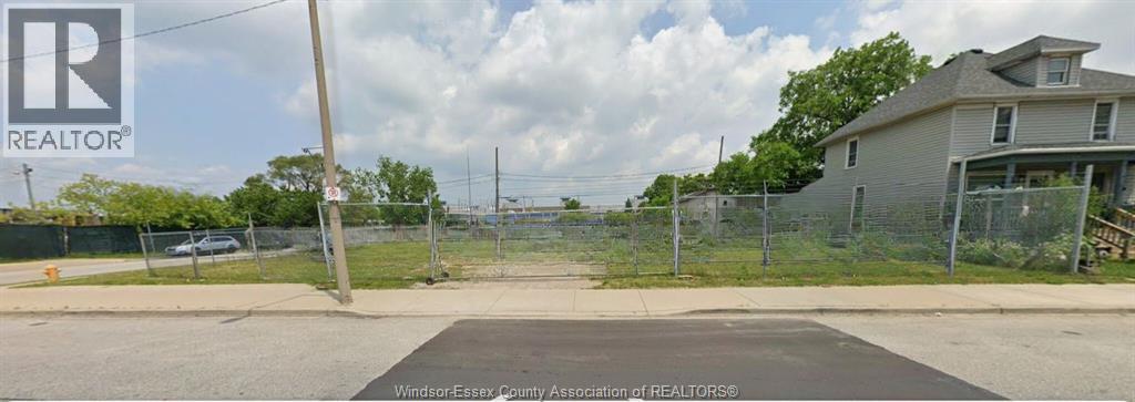 1306 DROUILLARD ROAD, Windsor