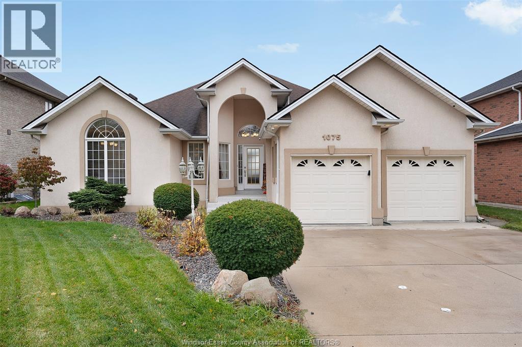 1075 STONEYBROOK, Windsor