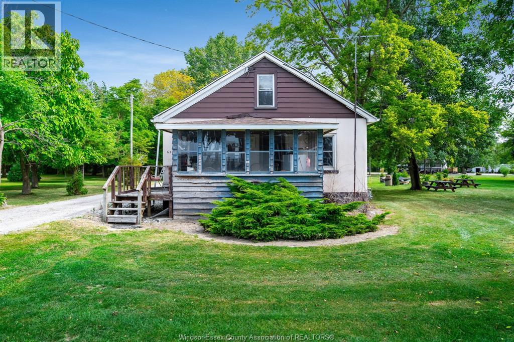 633 Point Pelee DRIVE, Leamington