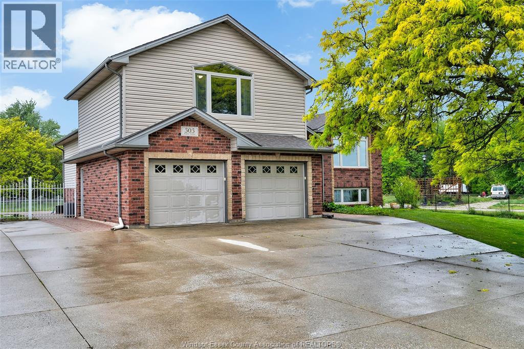 303 Gosfield Townline West, Essex