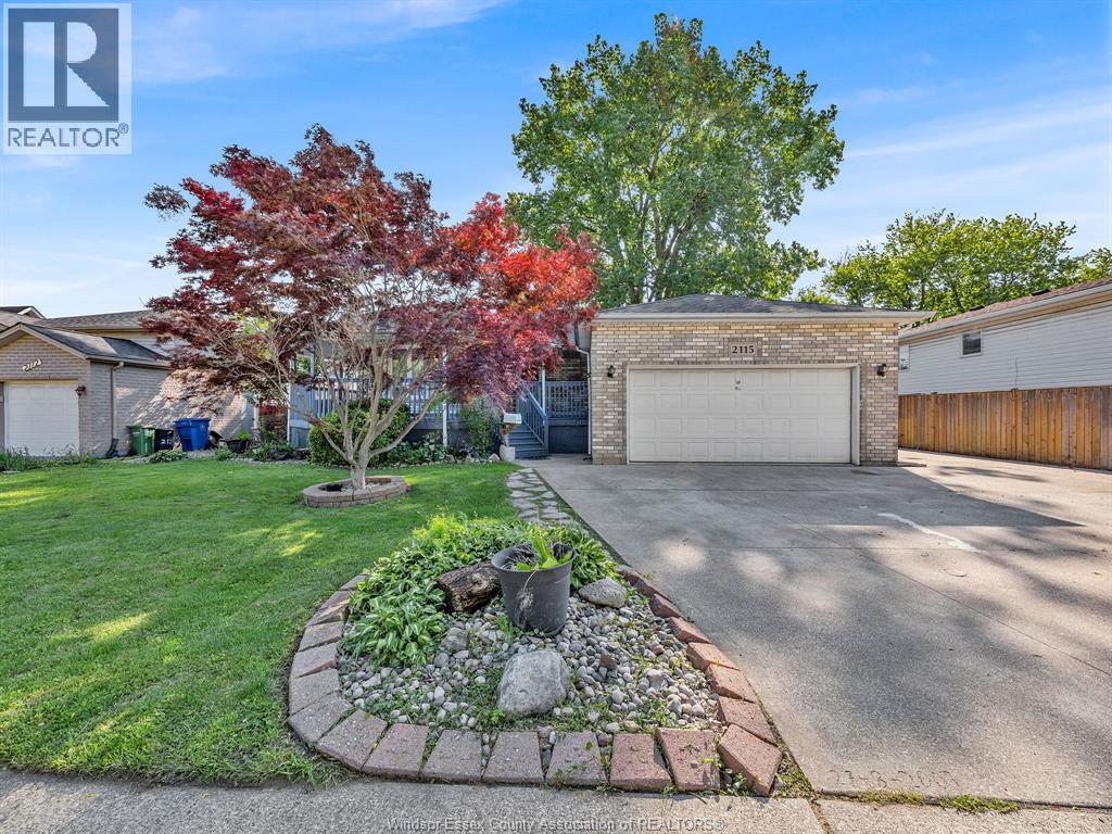 2115 LONGFELLOW, Windsor