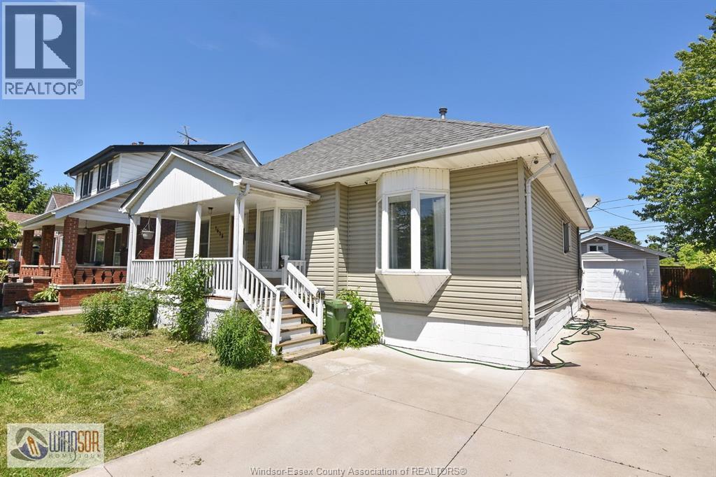 1628 MOY AVENUE, Windsor