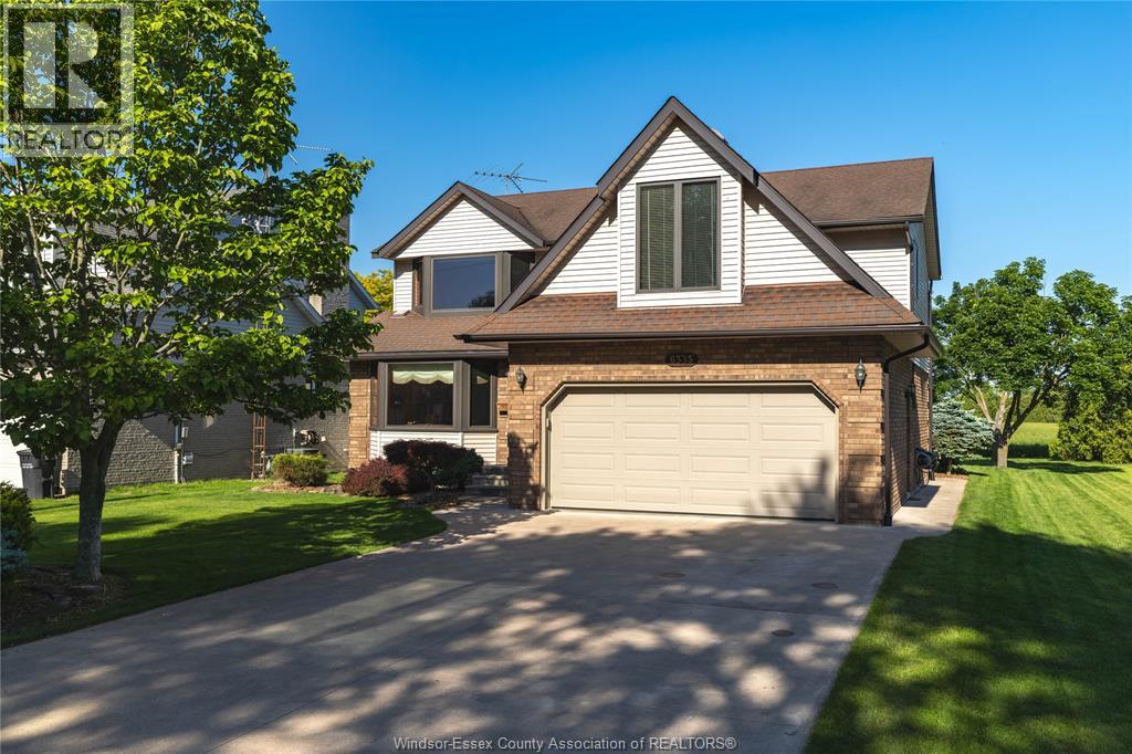 6335 AINSLIE AVENUE, Lakeshore