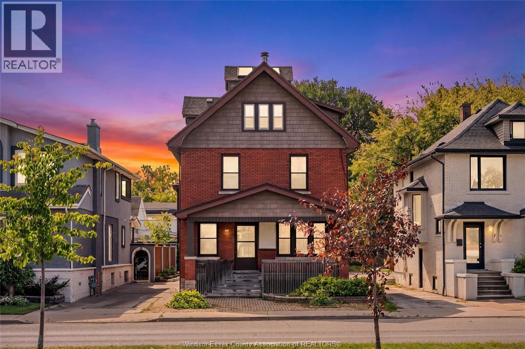 79 GILES BOULEVARD East, Windsor