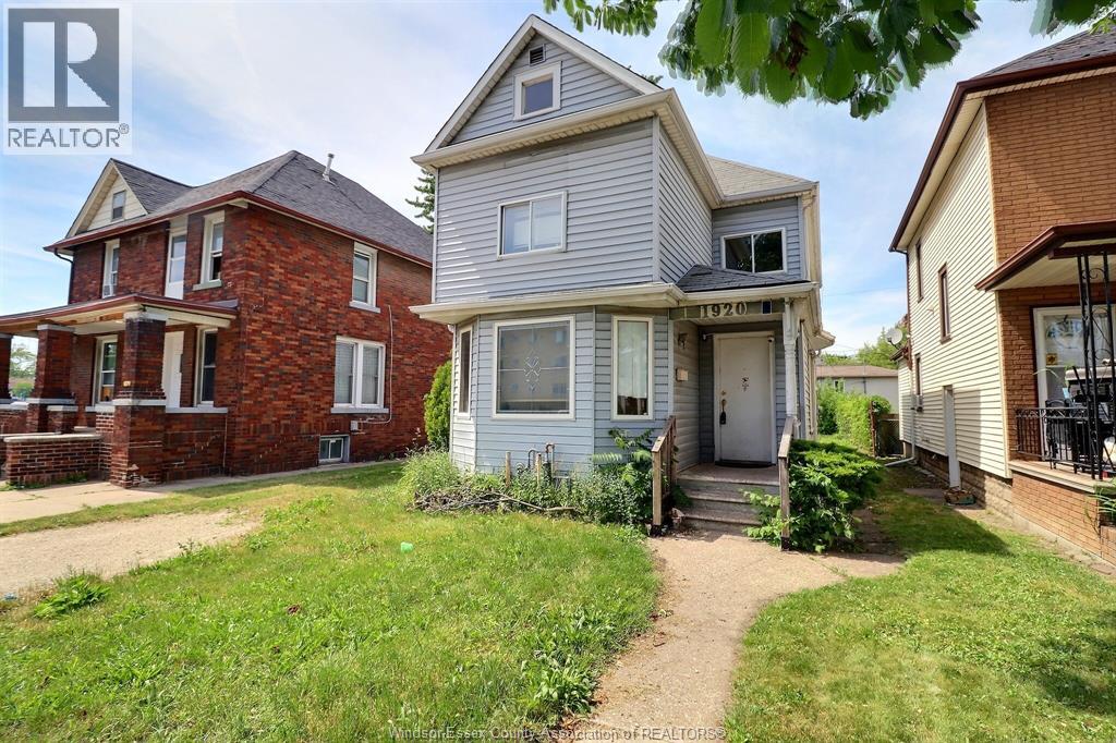 1920 UNIVERSITY AVENUE West, Windsor