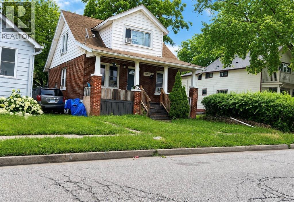 1026 FELIX STREET, Windsor