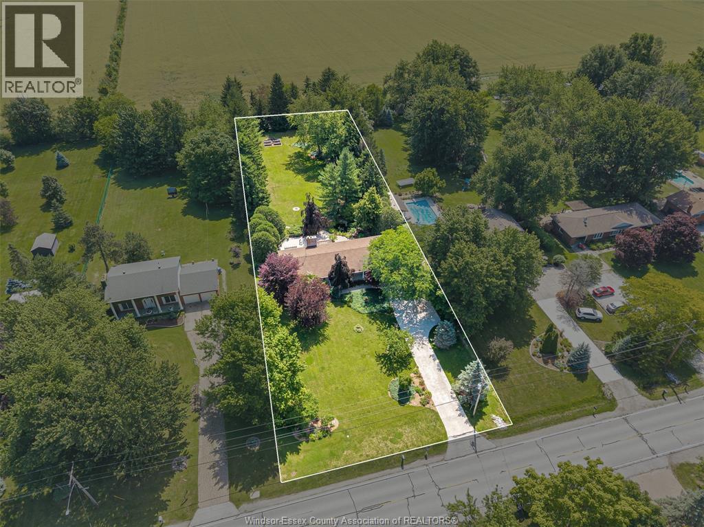 2348 COUNTY RD 27, Woodslee