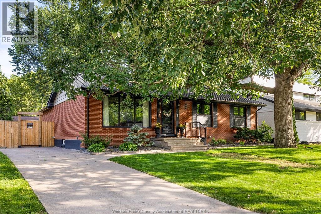 2 SUMMER COURT, Windsor
