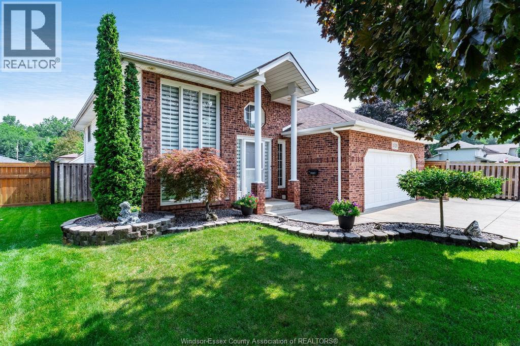 1520 Maple, LaSalle