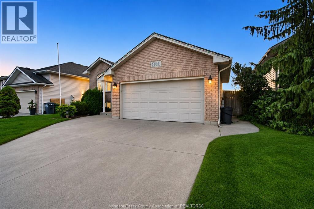 1039 CLOVER, Windsor