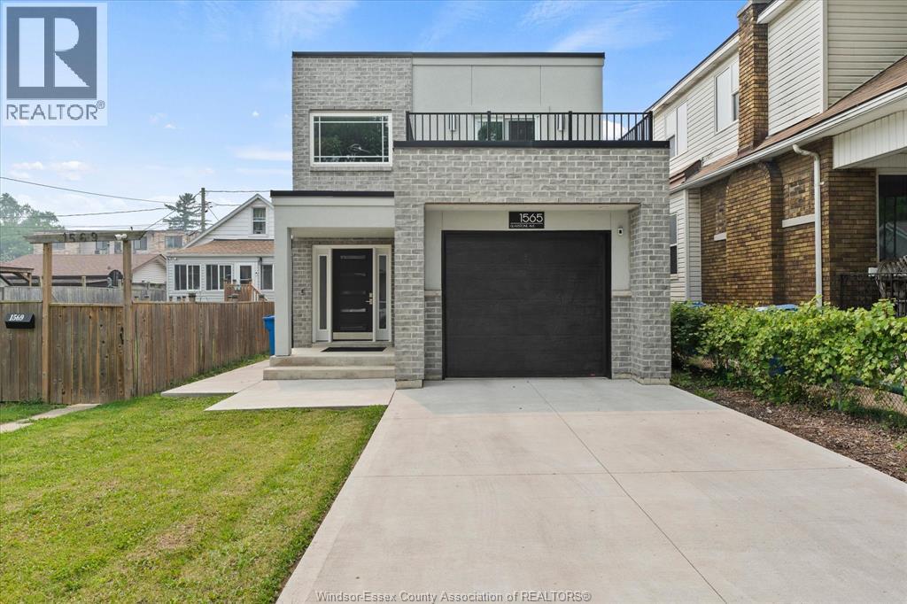 1565 GLADSTONE AVENUE, Windsor