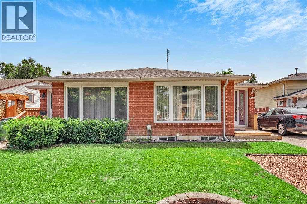 9703 MELVILLE, Windsor