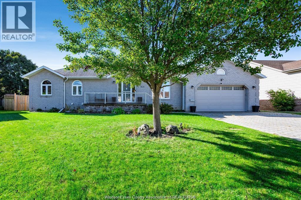 1631 CHERRYWOOD DRIVE, Lakeshore
