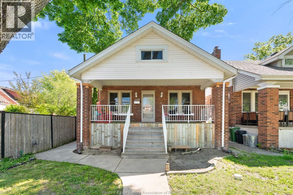 1220 BRUCE AVENUE, Windsor