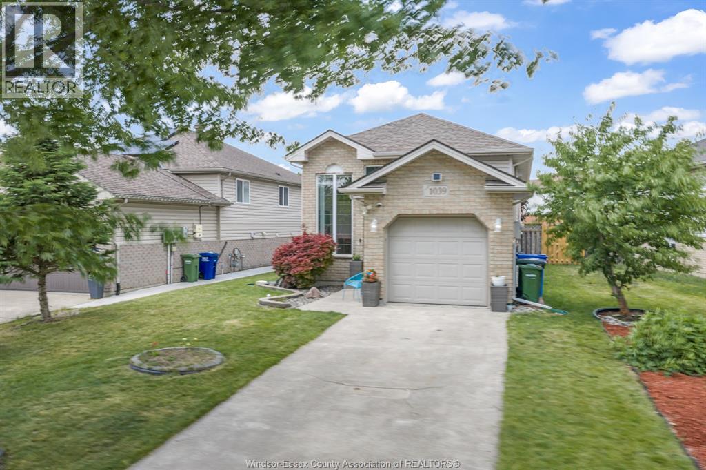 1039 SILVERDALE, Windsor