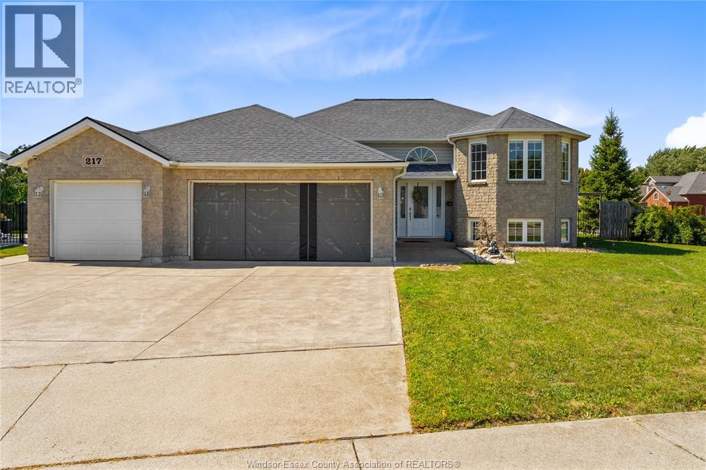217 GRANDVIEW BOULEVARD, Lakeshore