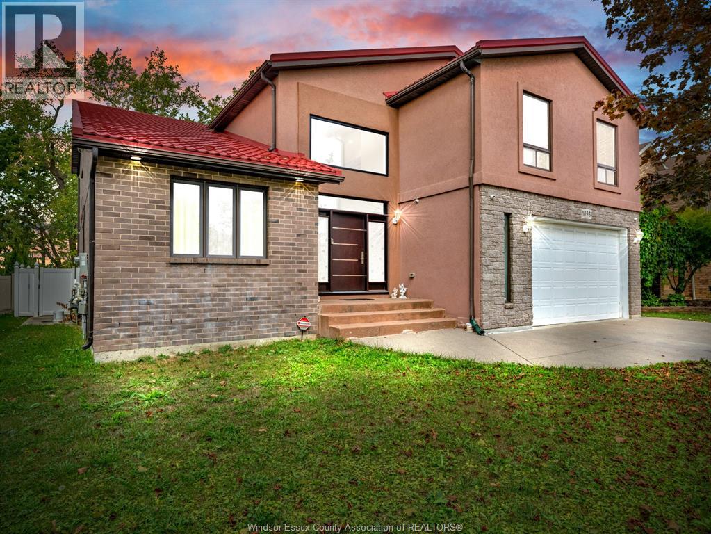 1098 STONEYBROOK CRESCENT, Windsor