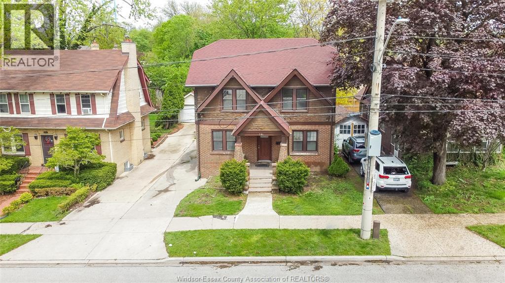 384 DETROIT, Windsor
