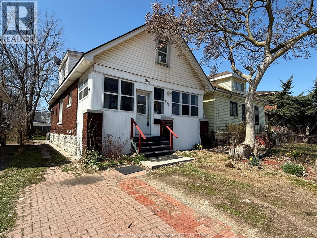 961 CAMPBELL, Windsor