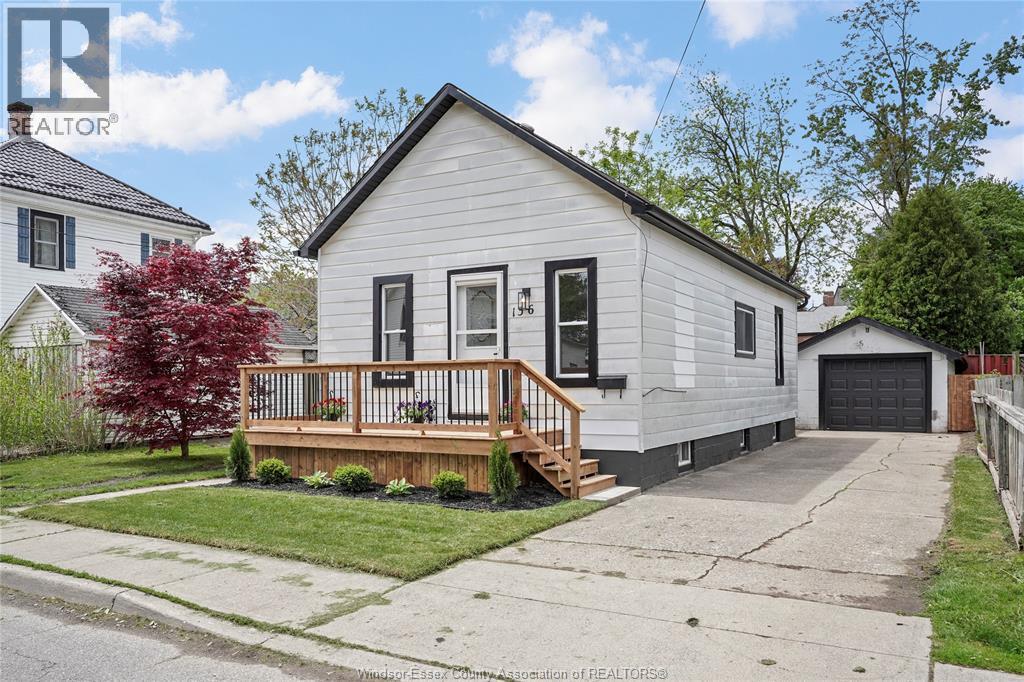 136 Adelaide STREET South, Chatham