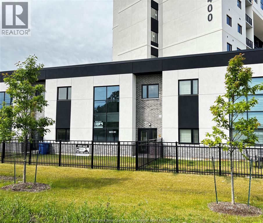 4400 LAURIER PARKWAY UnitNo. 207, LaSalle
