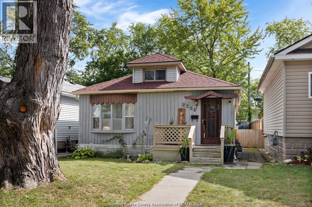 2256 CHURCH, Windsor