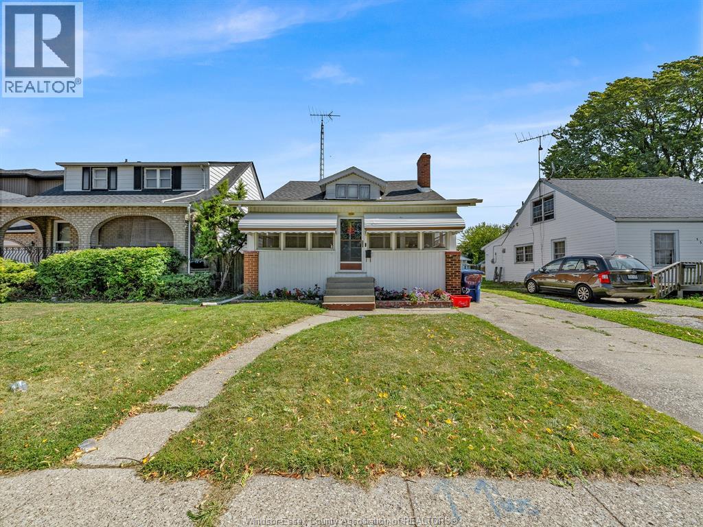 1560 JANETTE AVENUE, Windsor
