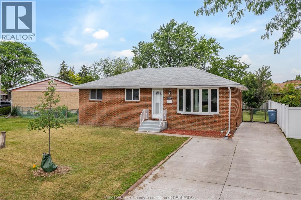 5210 QUEEN ELIZABETH DRIVE, Windsor