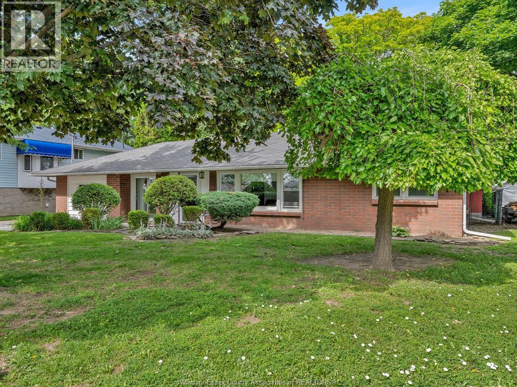 3278 CLEMENCEAU, Windsor