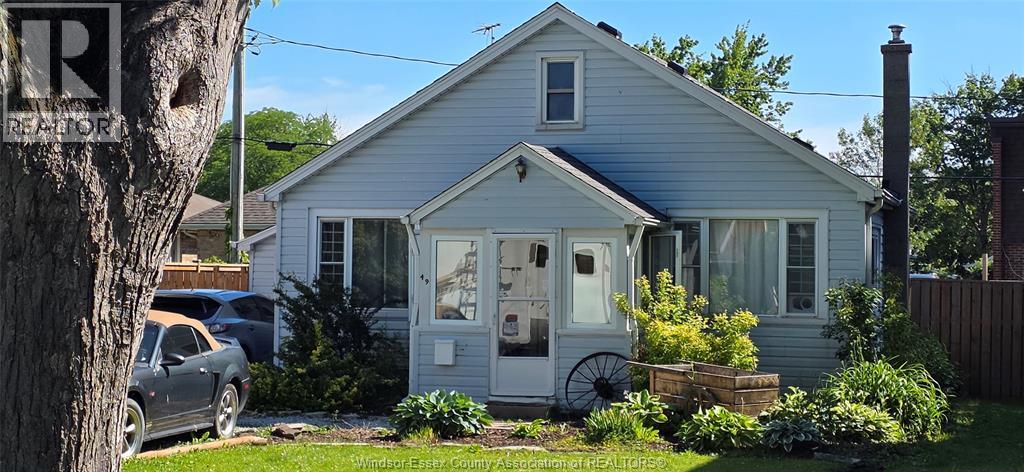 49 MAPLE Row, Essex