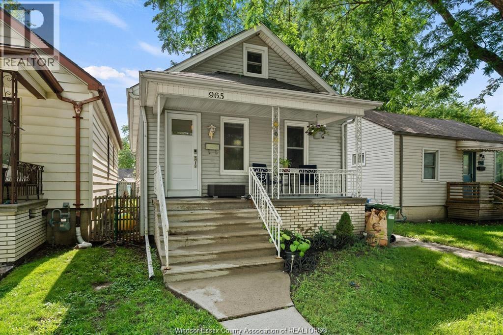 965 BRIDGE AVENUE, Windsor