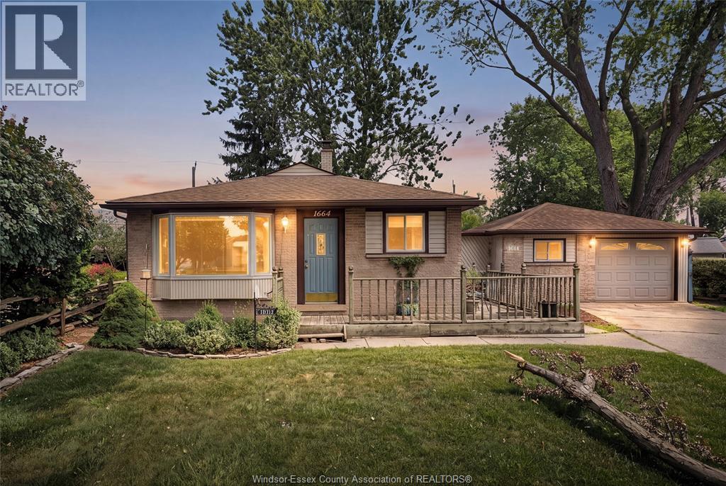 1664 GREENVIEW CRESCENT, Windsor