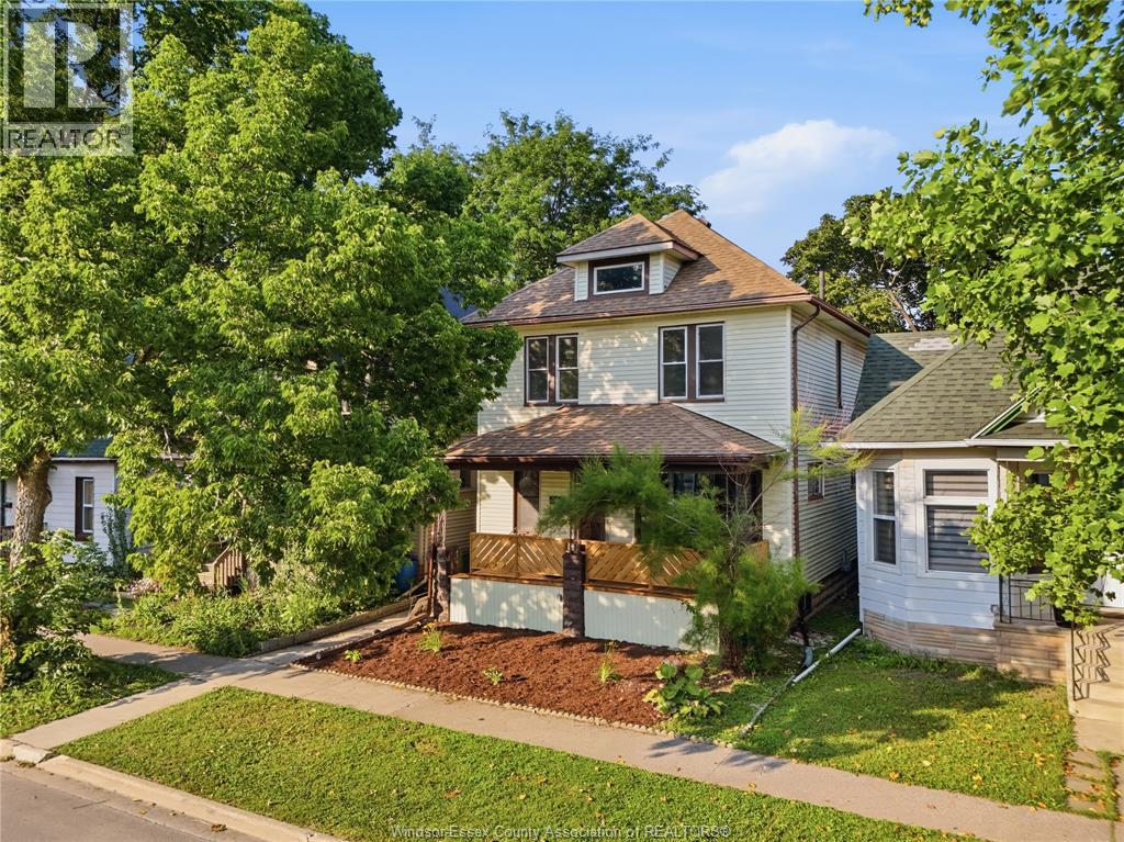 916 LINCOLN ROAD, Windsor