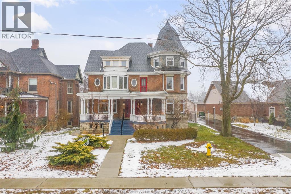 259 WELLINGTON STREET West, Chatham