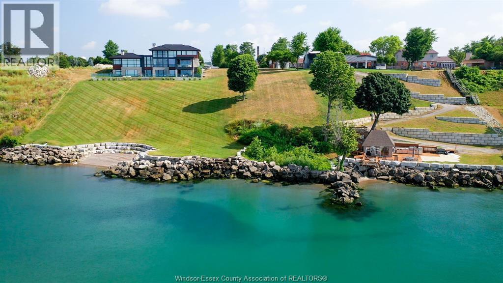 366 SEACLIFF DRIVE West, Leamington