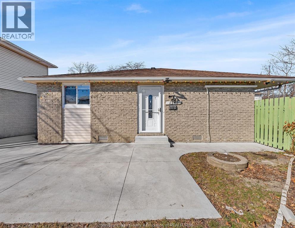 1345 BENTCLIFFE COURT, Windsor