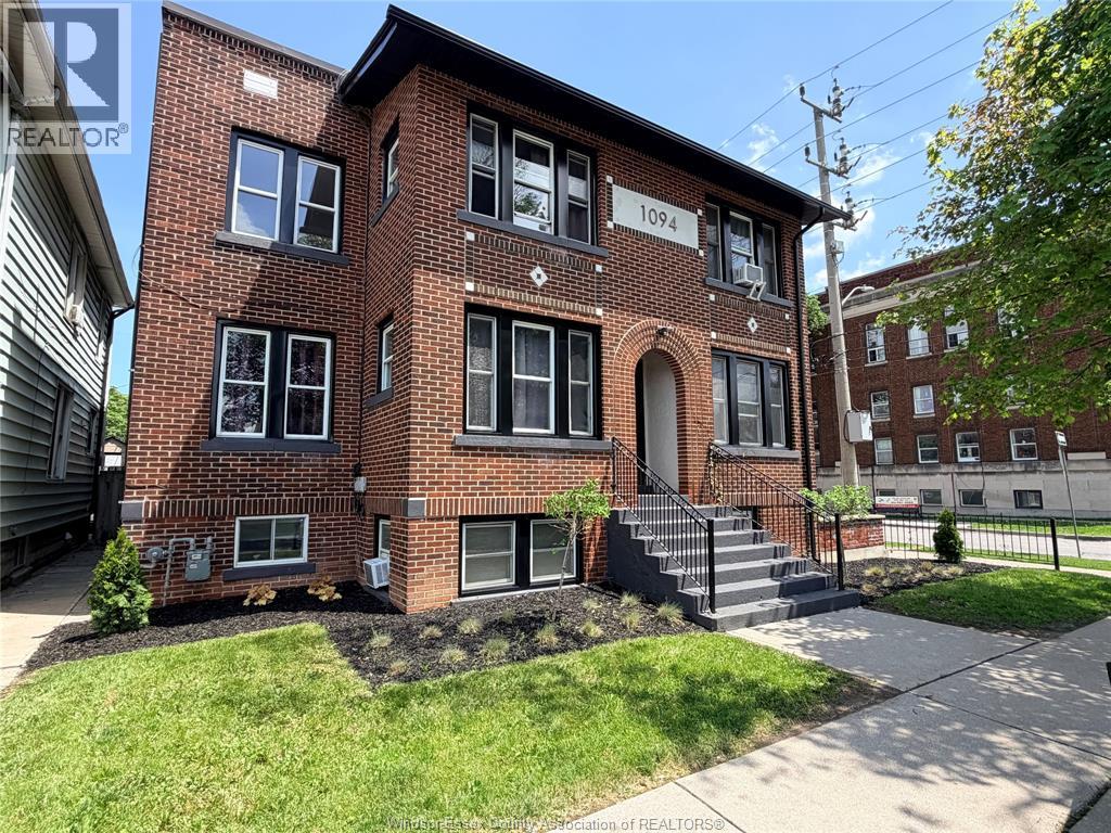 1094 Lincoln ROAD, Windsor
