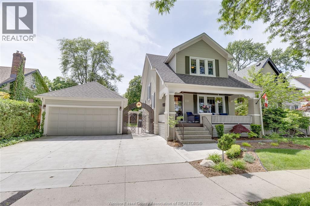 221 VILLAIRE AVENUE, Windsor