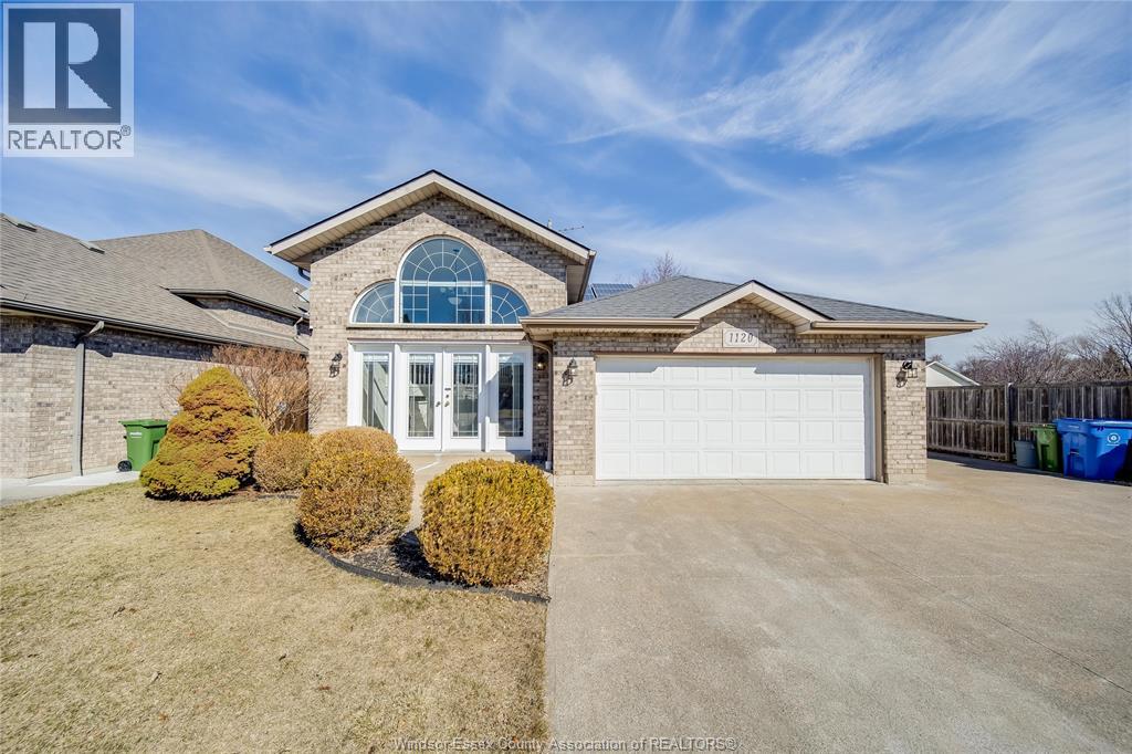 1120 KING LOUIS, Lakeshore