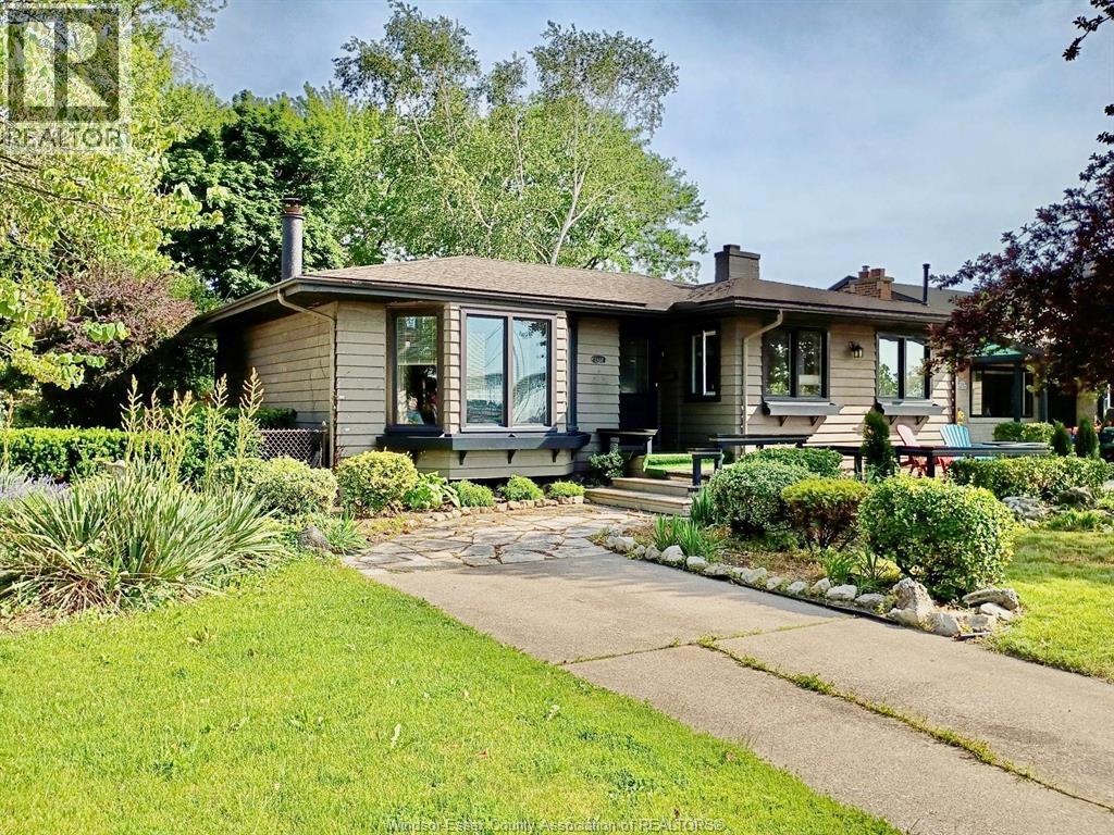 2437 RIVERSIDE DRIVE West, Windsor