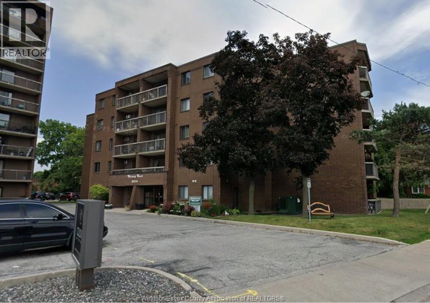 3950 WYANDOTTE ST. EAST UnitNo. 505, Windsor