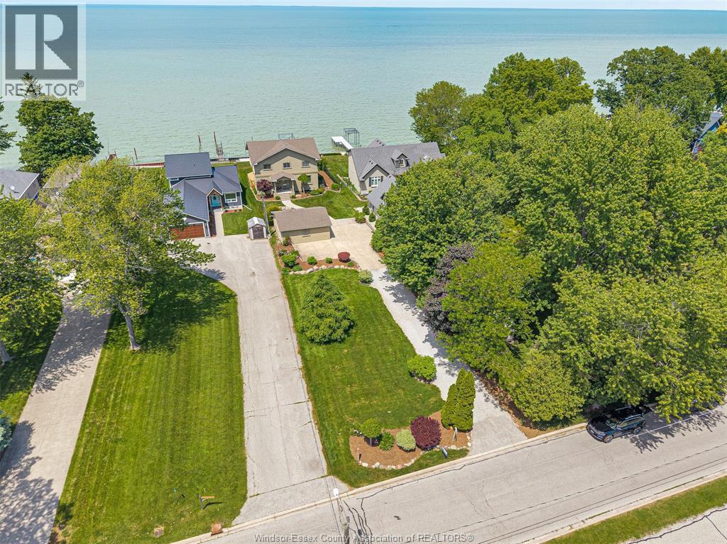 281 LAKEVIEW DRIVE, Belle River