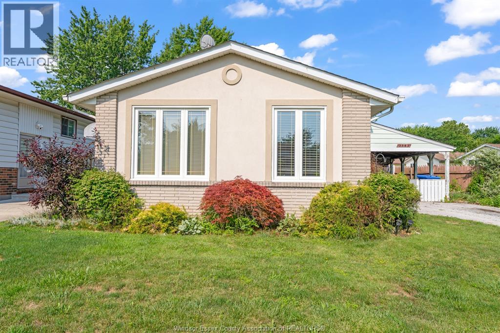 3343 HEMLOCK, Windsor