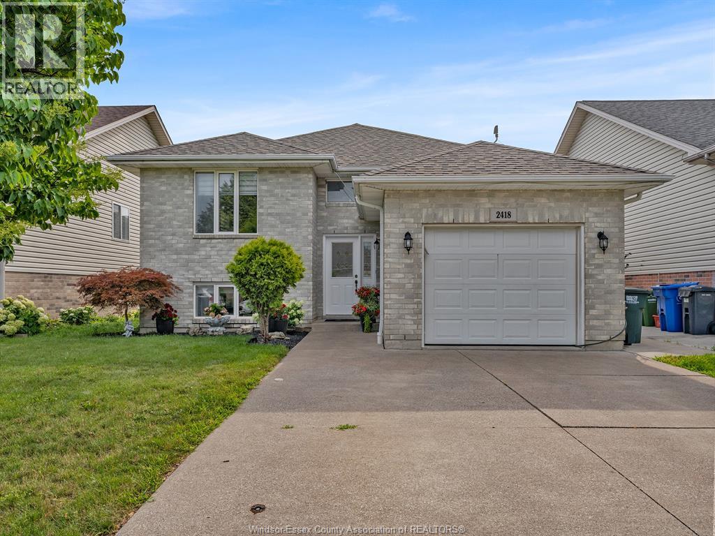 2418 DUNESHILL AVENUE, Windsor