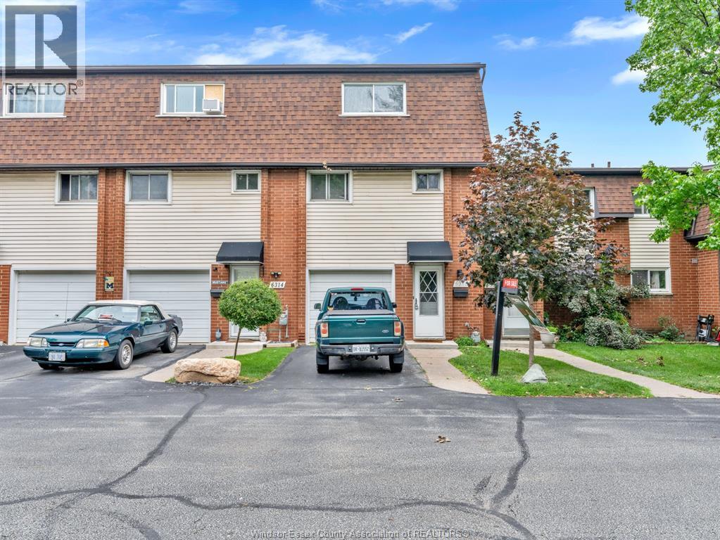 6312 THORNBERRY, Windsor