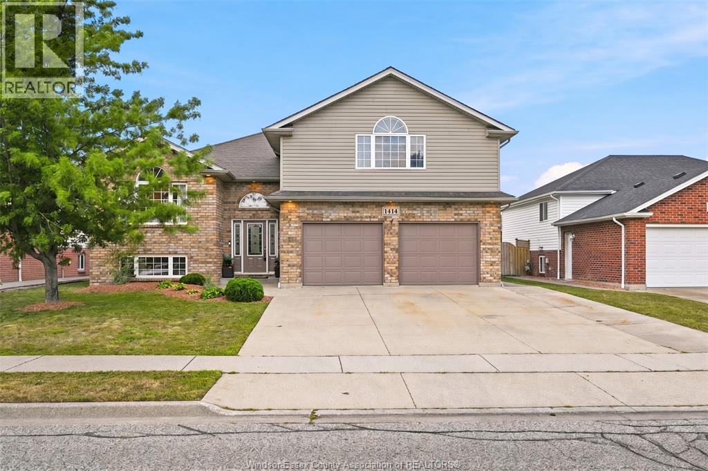 1414 GIRARD DRIVE, Lakeshore